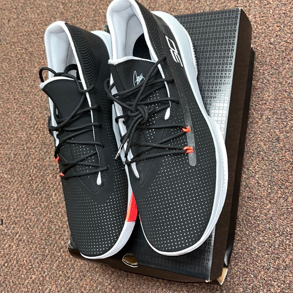 Curry 3 Zero! New Size 15